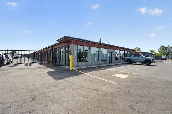 Facility Exterior at StorageMart in North York Ontario